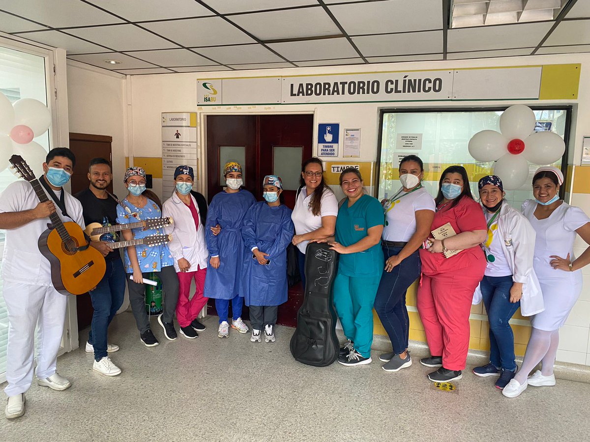 JeamZulma's tweet photo. La Facultad Ciencias de la Salud UNAB , el @bpso_unab , @lagunabravamema , y el @EseIsabu 

Llevaron un homenaje musical a las mujeres del Hospital Local del Norte y UIMIST ( Bucaramanga ) 

Grupo CuidArte UNAB y Laguna Brava
Lic. Manuel Moreno Arias
Enf. Jeam Zulma Moreno Arias https://t.co/EkUBaYYYAS
