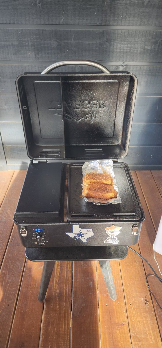 sweeney_bbq's tweet photo. Suve on the reheat on the brisket. Quick way to be MVP in the cabin for the week at Brokenbow! https://t.co/Q02dqAd2T2