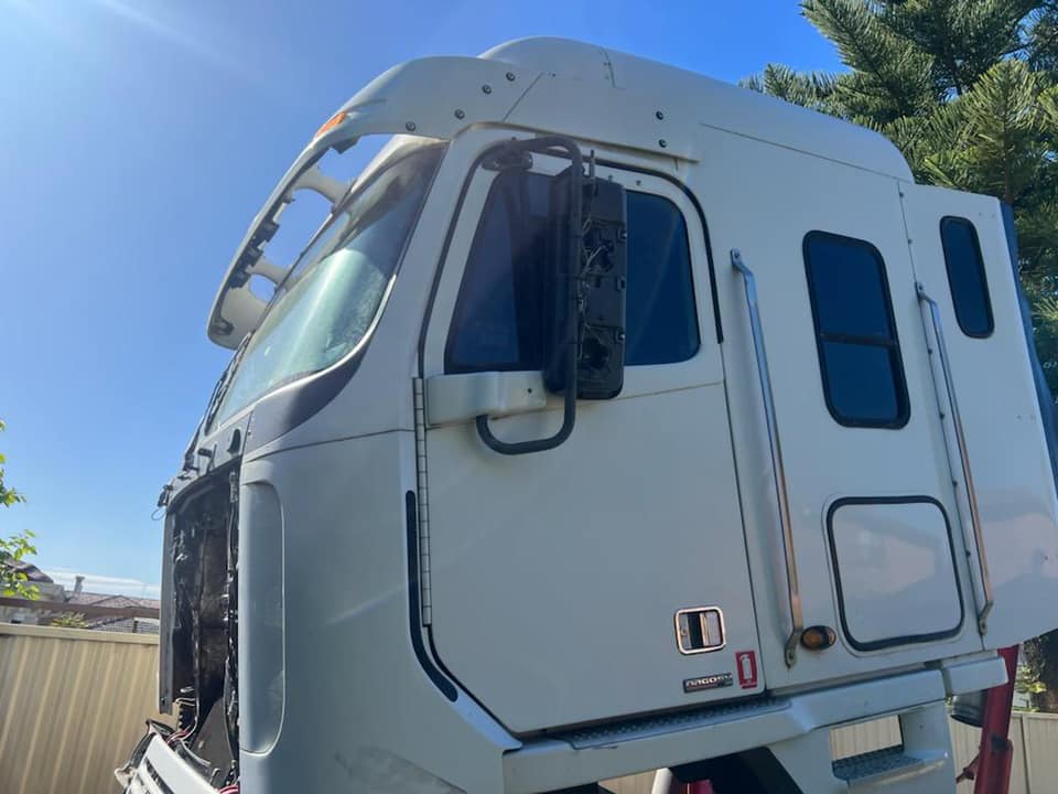 CarRemovalWA's tweet photo. Looking to sell your old car and make some extra cash? Look no further! We buy all kinds of cars, regardless of their condition. Whether it's a junker or a gently used vehicle, we'll give you a fair price for it. Plus, we'll take care of all the paperwork #cashforcars #sellmycar https://t.co/WVdvbZTL1l