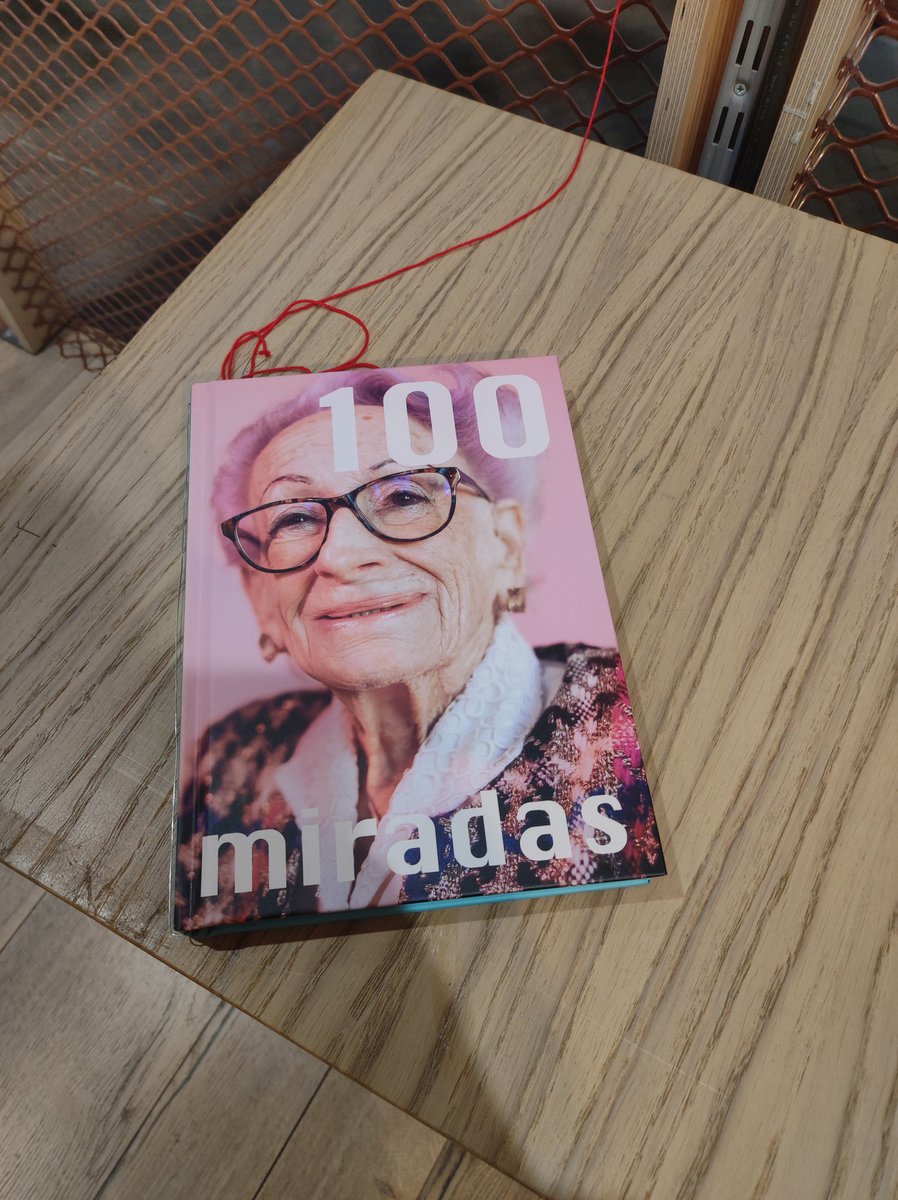 alexJota12's tweet photo. Preciosa la exposición 'Juntas hacemos historia' organizada por @AytoAlcorcon en X-Madrid. Un genial homenaje a mujeres tan geniales de Alcorcón como @roxanapopa97, @aliespinosa11, @carlagar_, @SoyNoeliaNavas y la inolvidable Marina, de @RugbyAlcorcon, entre otras. Una pasada. https://t.co/jXUVz5SMaN