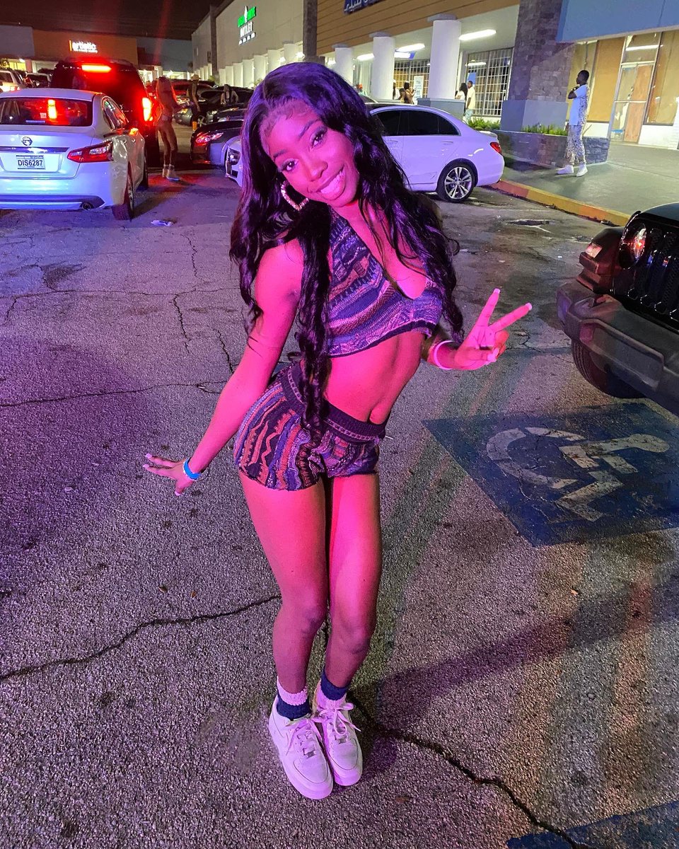 Dezhadezhaee's tweet photo. #freaknik23 ⭐️ https://t.co/Kv0jjdtskf
