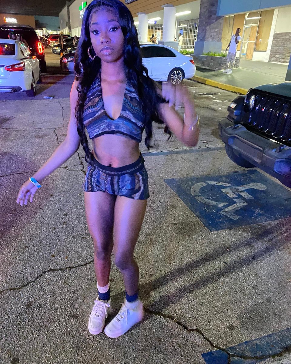 Dezhadezhaee's tweet photo. #freaknik23 ⭐️ https://t.co/Kv0jjdtskf