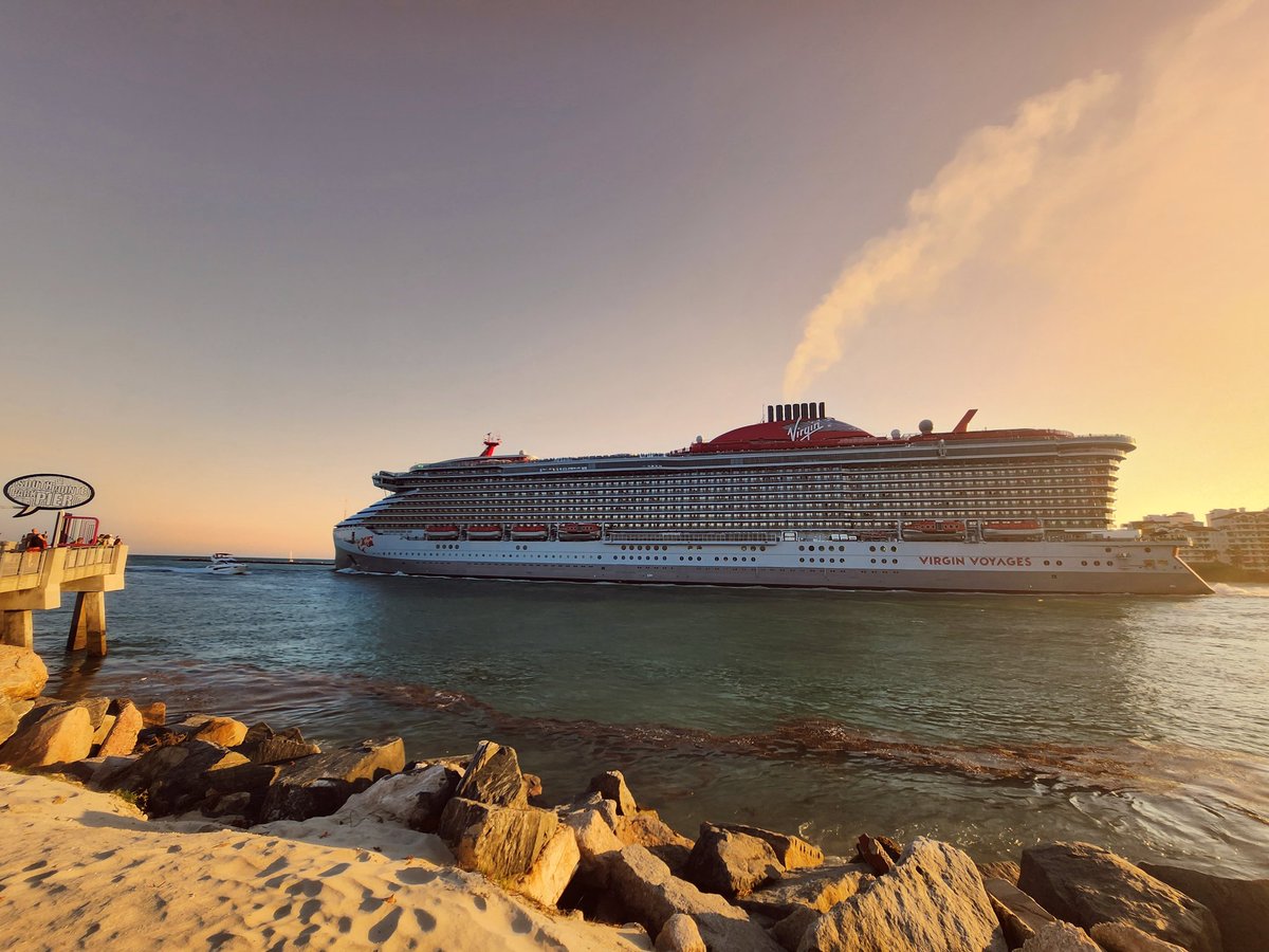 volvoshine's tweet photo. Scarlet Sunset 
@VirginVoyages 
#Miami #MiamiBeach https://t.co/DRyt4bxKy6
