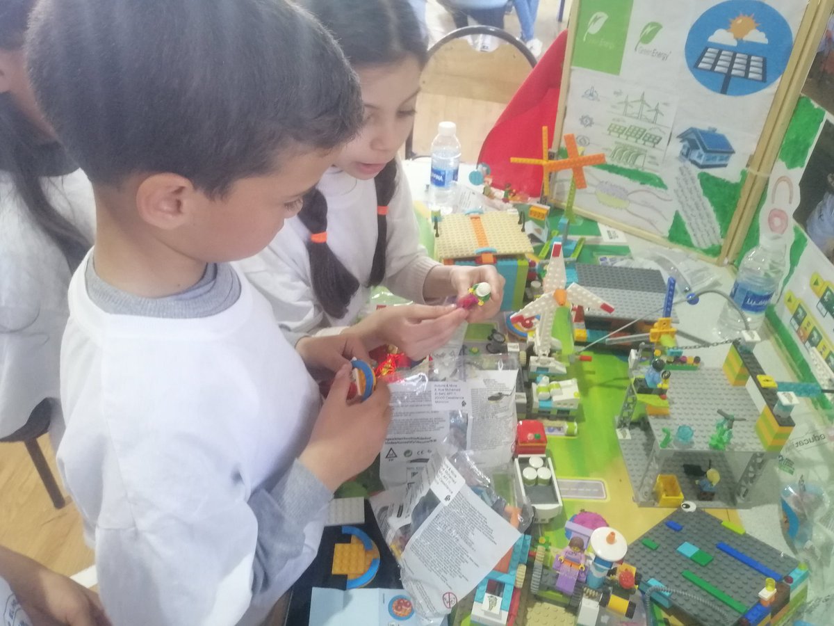 IssamKhachou's tweet photo. Ecole Alinbiaat DP EL HAJEB à
l'exposition Nationale de robotique FLL EXPLORE qui se déroule à casablanca au lycée des sportifs
@taalimtice
@ilhamlaaziz
@AfricaCodeWeek
@EducaFESMEKNES 
@firstlegoleague https://t.co/4nK4IrcILd