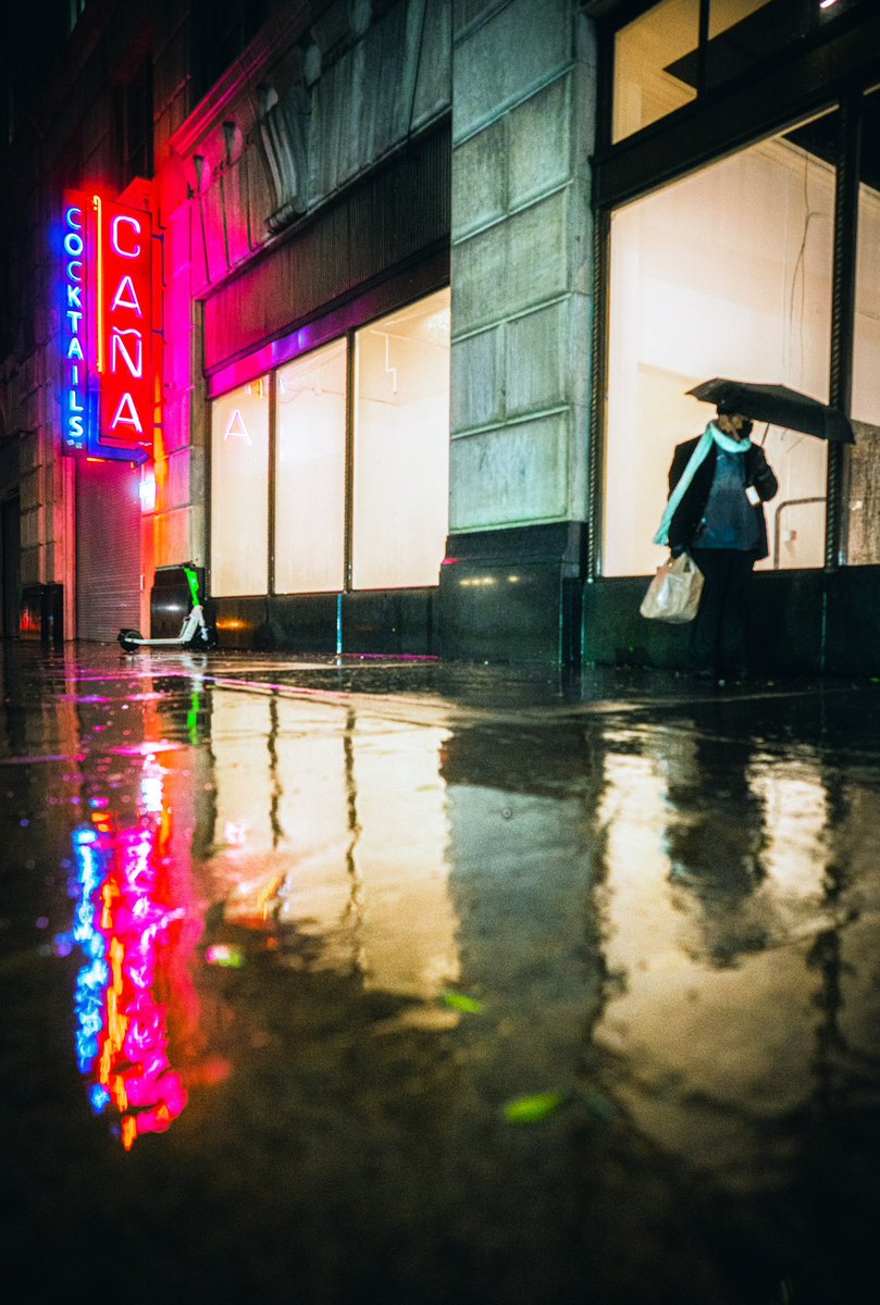 MTMarlett's tweet photo. @TheSneakyLens #RainyLA https://t.co/DfOTlYGXoI
