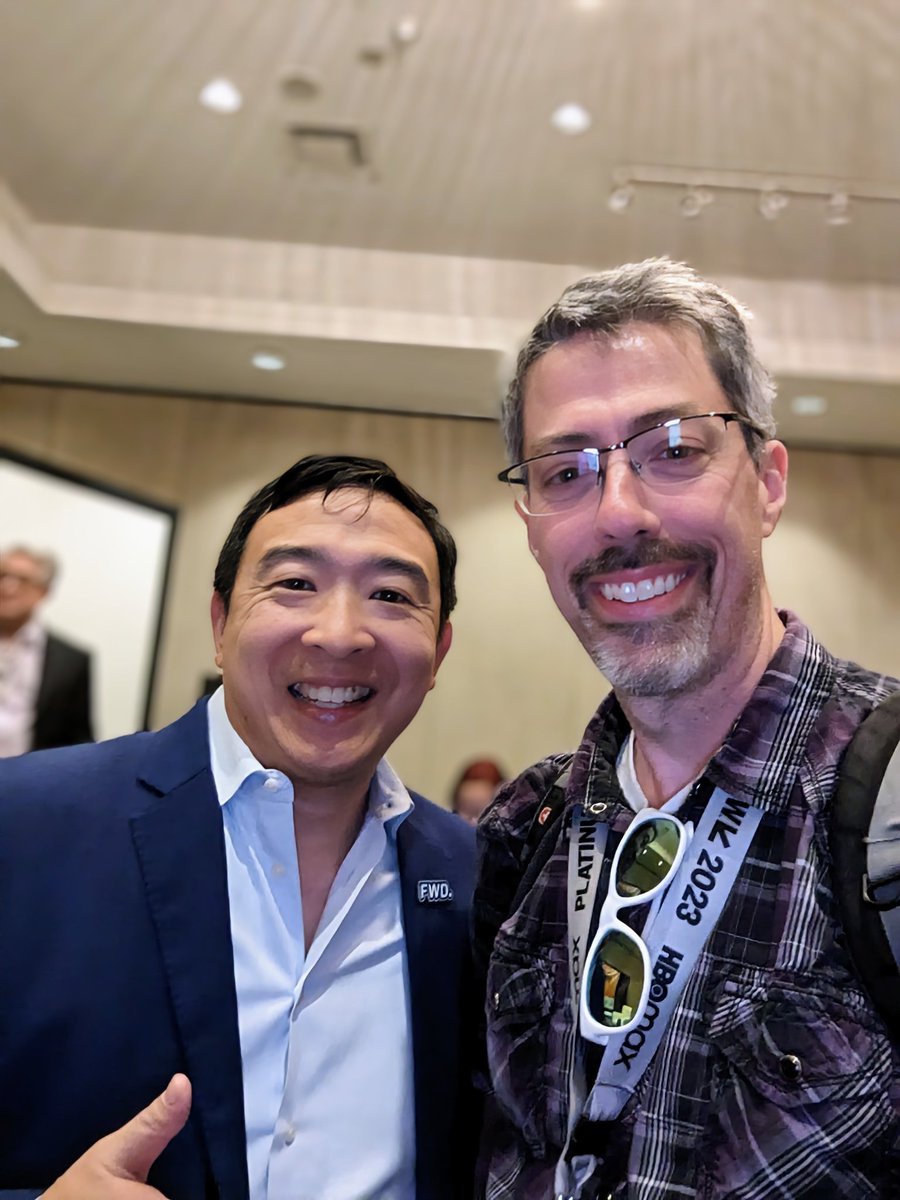 Great to finally give a fist bump to <a href="/AndrewYang/">Andrew Yang🧢⬆️🇺🇸</a>  at #SXSW ... And me without my MATH hat go figure. Gotta go read up on #ForwardParty and <a href="/goodpartyorg/">GoodParty.org</a> after that talk