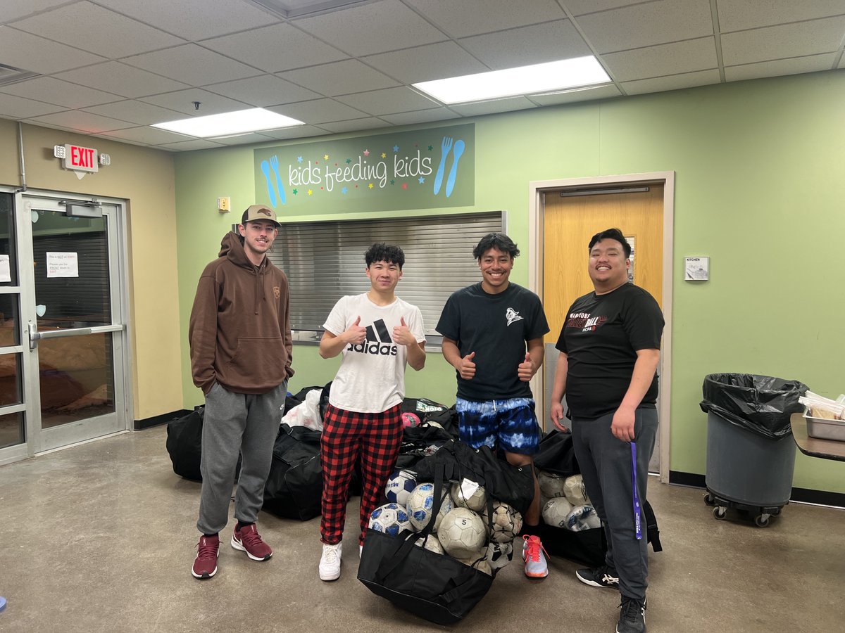 NextofCan's tweet photo. Remaining 1300+ items of the 3,858 equipment donation valued at $72,000!! https://t.co/3mKa67H3FJ