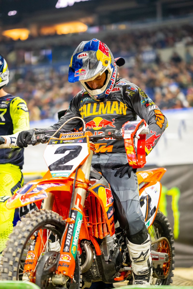 cooperwebb_2's tweet photo. P3 in Indy 🥉 It was awesome to see a packed house last night. Red plate for Detroit 👊🏽 https://t.co/A2PgKscbG4