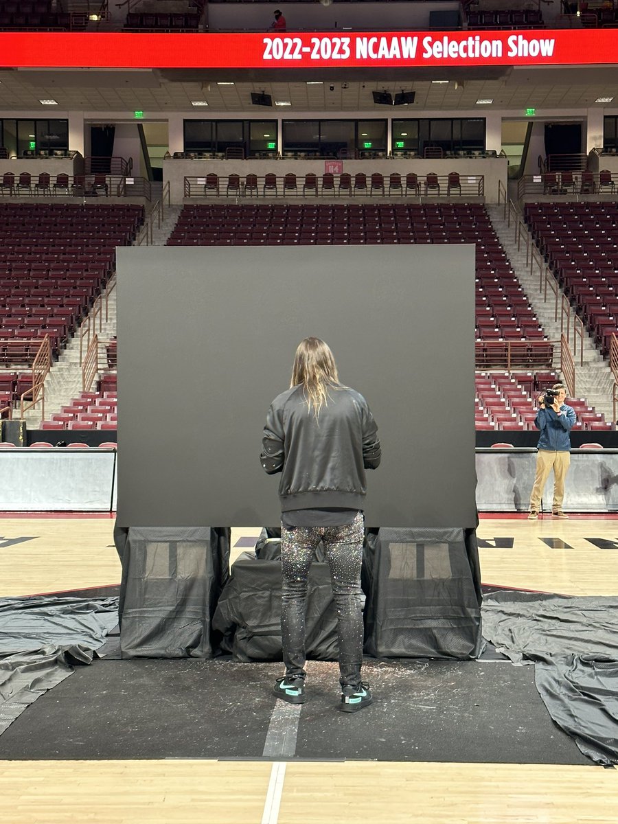 We had to call on our big dawg <a href="/jaredemerson/">jared emerson</a> for <a href="/GamecockWBB/">South Carolina Women's Basketball</a> <a href="/MarchMadnessWBB/">NCAA March Madness</a> Selection Sunday FAMdemonium!  He’s going to bless up with what God gifted him with.  Will post the finished masterpiece once he’s done. Let’s gooooo!!!