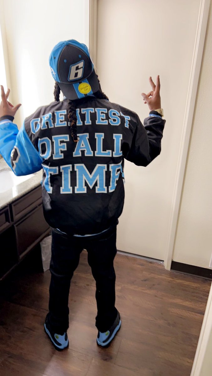 Jr_600_MOB's tweet photo. Told my wifey I ain’t normal, you can’t treat me like yo ex 💙😎 https://t.co/O36TCyOQdb