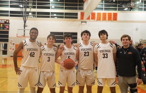 PV Boys Basketball tweet media