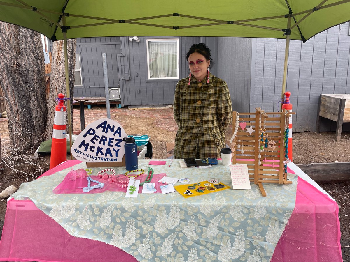 ReynoldsSandbox's tweet photo. Even a bit of rain can’t keep Reno from supporting local businesses. @kierjournalism covered Canada Hall’s Thrift and Sip event today at the Holland Project @hollandproject https://t.co/DtFR2auhJE