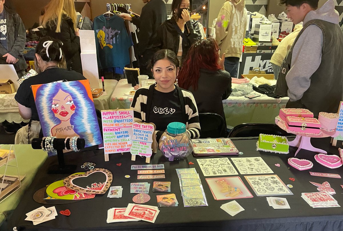 ReynoldsSandbox's tweet photo. Even a bit of rain can’t keep Reno from supporting local businesses. @kierjournalism covered Canada Hall’s Thrift and Sip event today at the Holland Project @hollandproject https://t.co/DtFR2auhJE