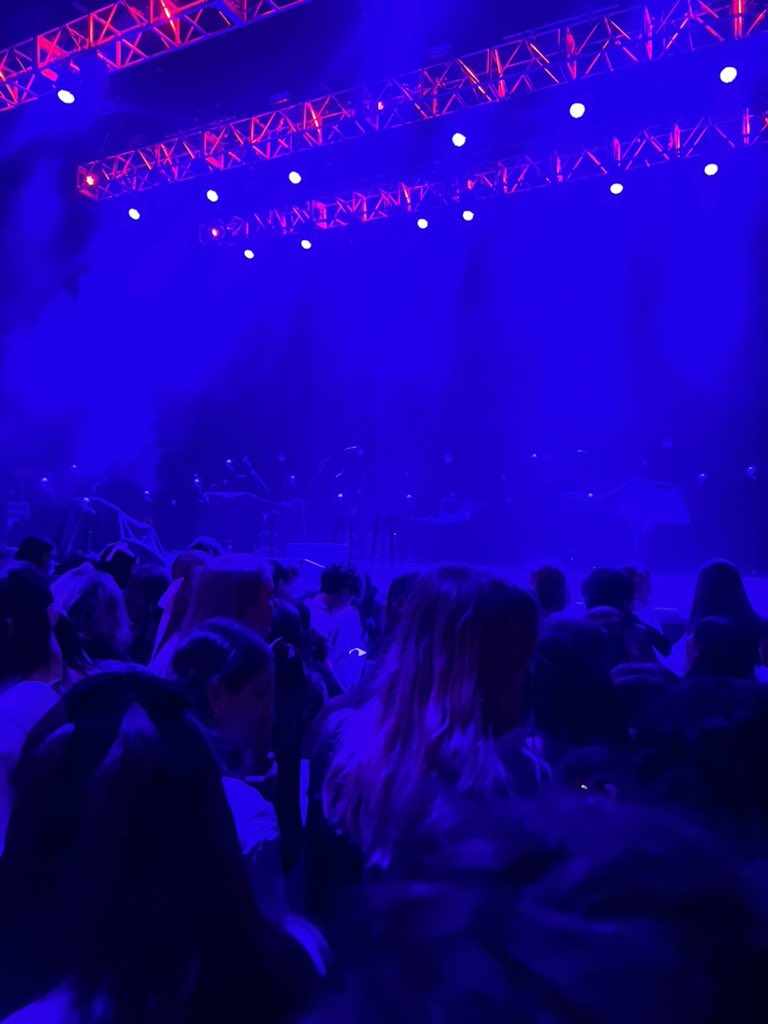 Gracie Abrams Brasil on Twitter "Fãs da Gracie aguardando o show em