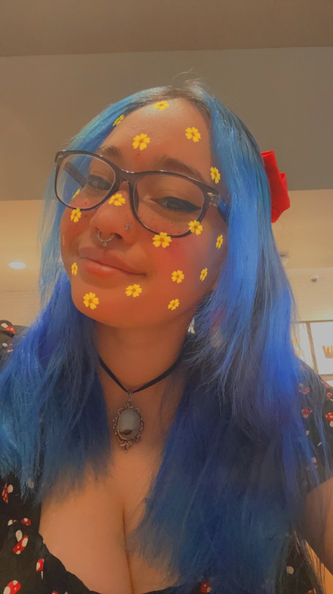 godessceleste_'s tweet photo. Hi I’m celestia and I’m turning 21 in three weeks✨ and I deserve your money because you are only here to serve me 🤷🏽‍♀️ https://t.co/WWgSJtBYgB