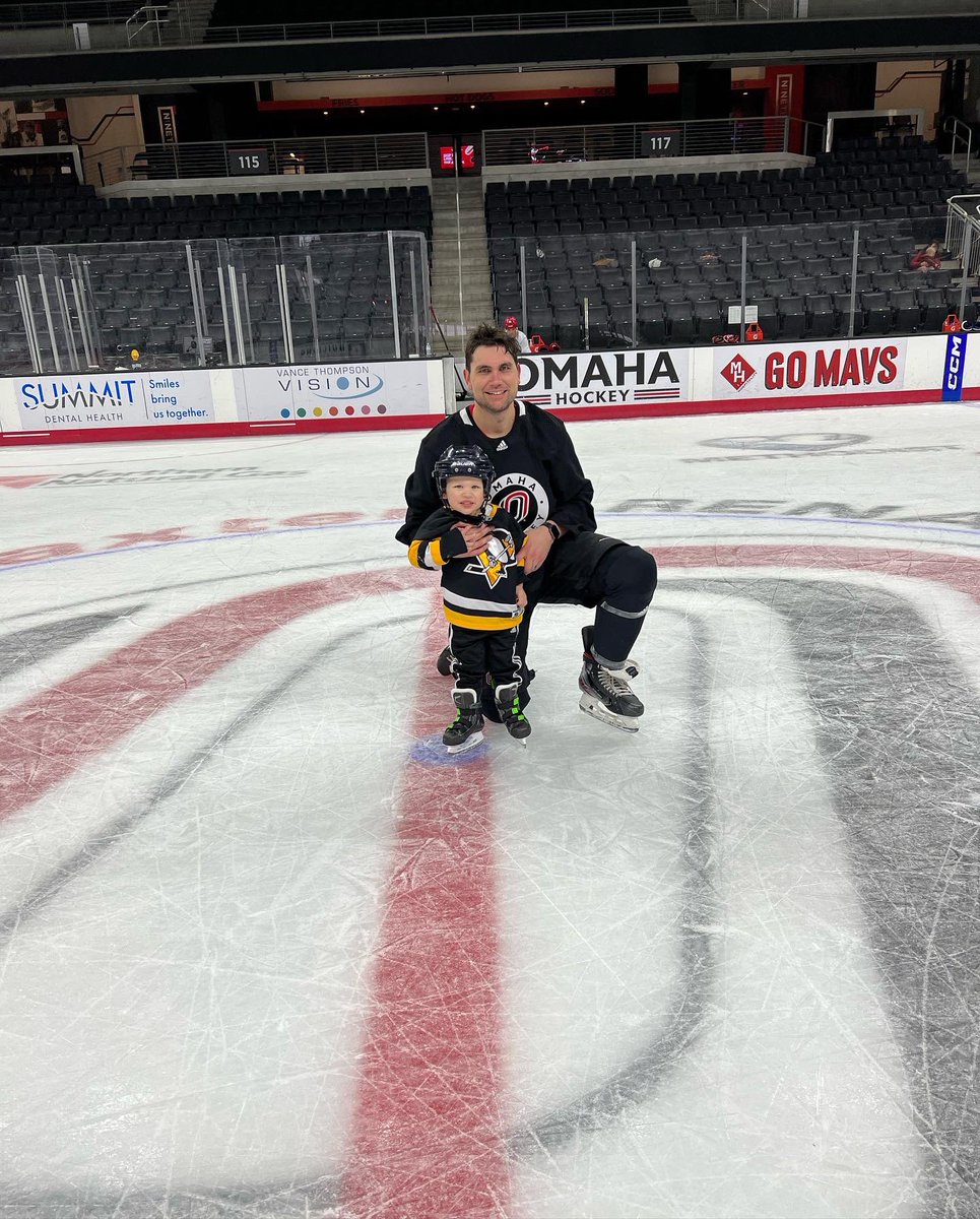 its_oKAYLA's tweet photo. Lunch money and lunch money jr #OmahaHKY https://t.co/mrZlcf5P6x