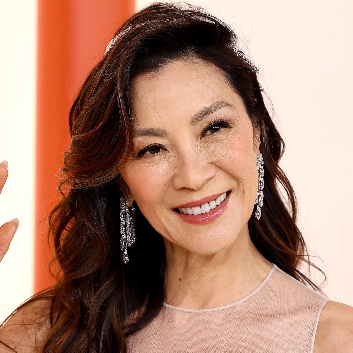 ComplexPop's tweet photo. MICHELLE YEOH HAS ARRIVED. #Oscars https://t.co/pWwE1THoAY