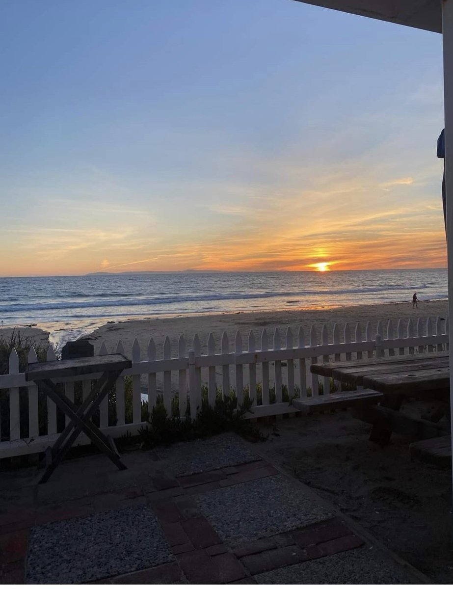 maybellinebook.com 
Beautiful California Sunset.  Beach bags get ready to be loaded up with The Maybelline Story.  Available on Barnes and Noble   Amazon and Author's website. 
#Oscars #Oscars2023 #AcademyAwards2023 #Bookstore #Bookstofilm #BooksWorthReading #Filmmaking