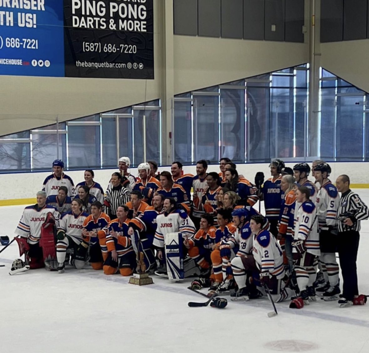 NHLAlumni's tweet photo. The stars aligned for the return of the #JunoCup!✨

Who would you cheer on? 
Team #NHLAlumni &amp; Professional Women’s Hockey OR Team Musicians? 🎶 https://t.co/u9KPzY5Mps
