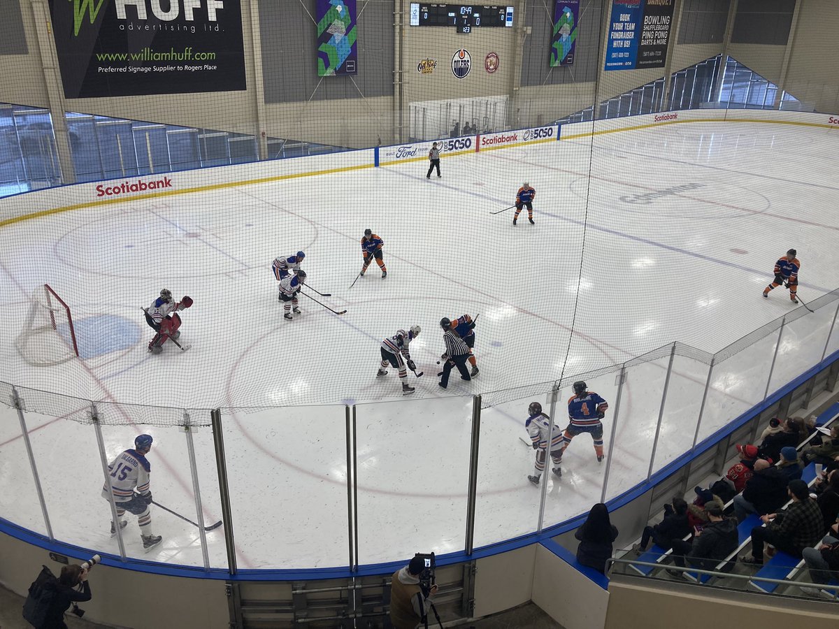 NHLAlumni's tweet photo. The stars aligned for the return of the #JunoCup!✨

Who would you cheer on? 
Team #NHLAlumni &amp; Professional Women’s Hockey OR Team Musicians? 🎶 https://t.co/u9KPzY5Mps