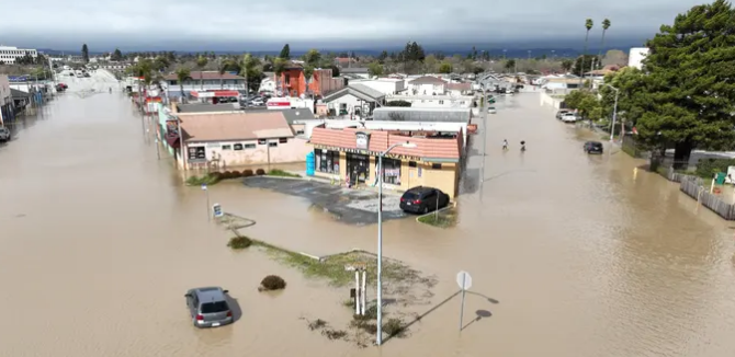 FuBiang's tweet image. The storm is expected to hit Monday after weekend damage and flooding left thousands without power and two dead