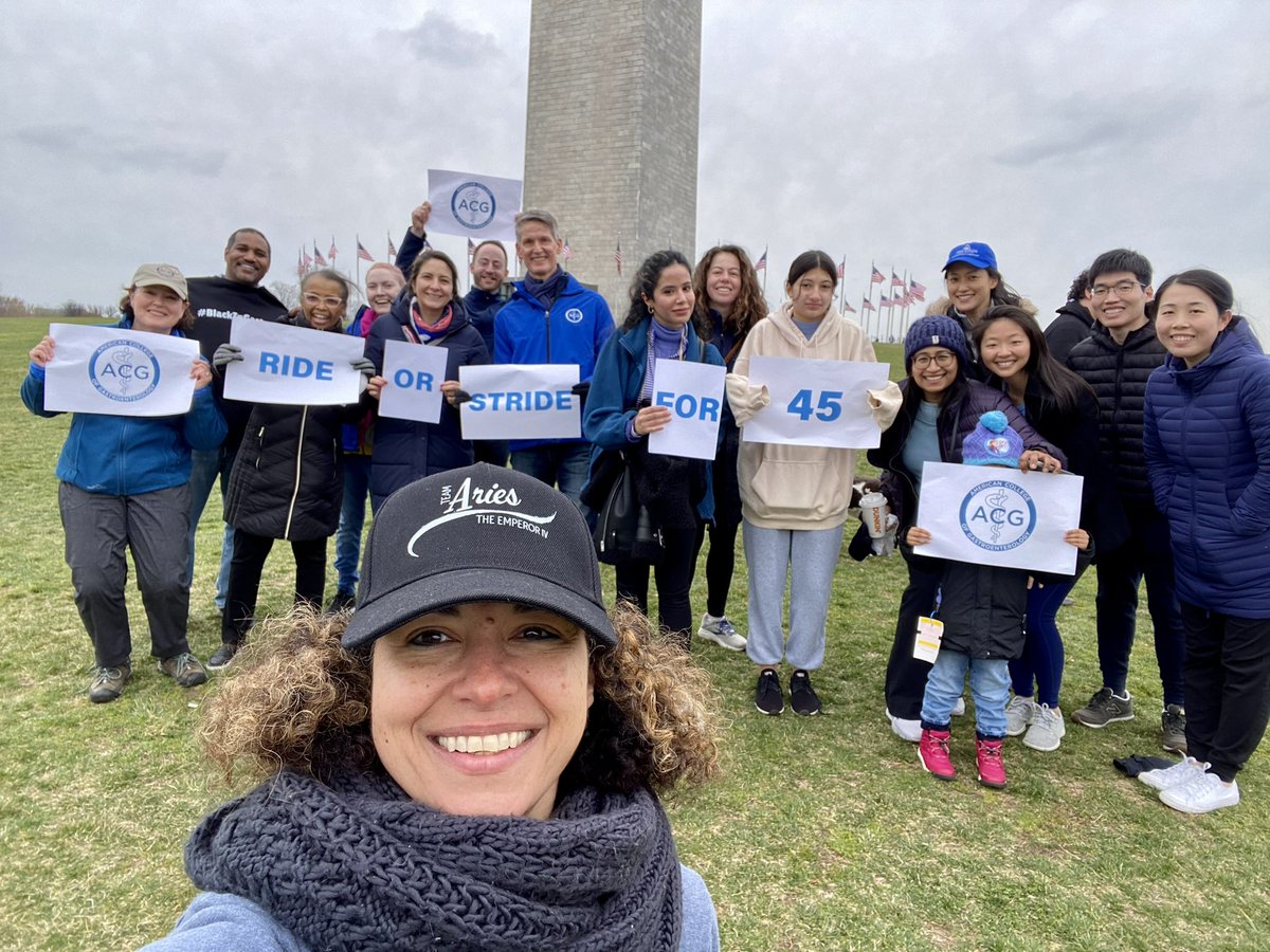 Meet up to promote #ColonCancerAwareness organized by @ALOliphant! TY for bringing us to blue 🇺🇸ceremony part of @FightCRC initiative to show that 27,400 folks that will be diagnosed with #CRC < 5️⃣0️⃣! Great @HopkinsGIHep rep! #RideOrStrideFor45 @AmCollegeGastro