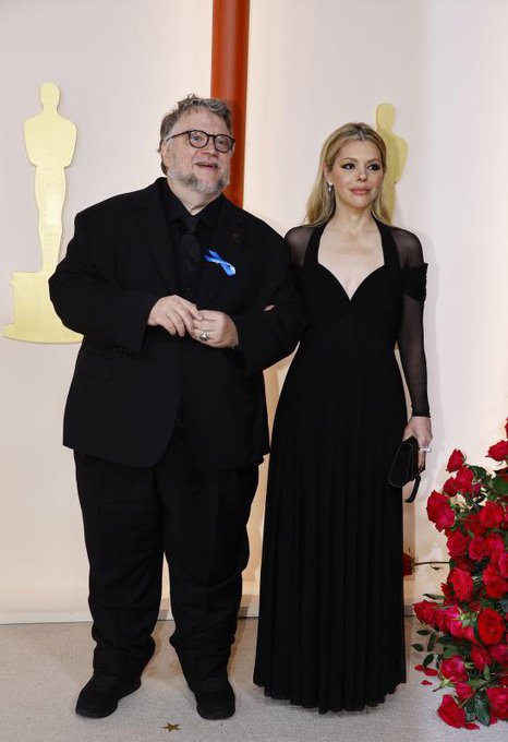 ScreenFandome's tweet photo. El genio #GuillermoDelToro ha llegado de la mano de #KimMorgan a los #Oscars 2023 https://t.co/IwoOoI7eg0