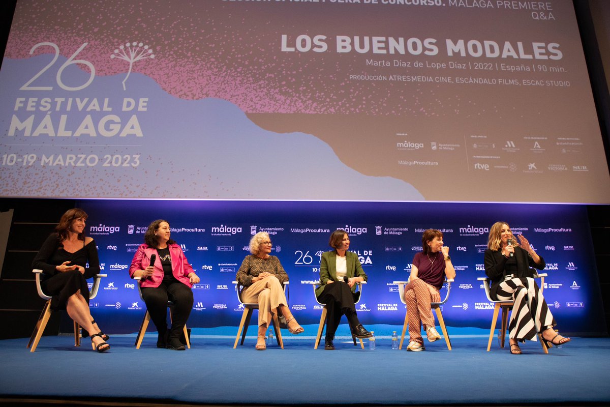 festivalmalaga's tweet photo. 👁️ Esta tarde se ha presentado en la Sección Oficial Fuera de Concurso - Málaga Premier la película ‘Los buenos modales’, de la directora rondeña Marta Díaz de Lope en la sala 1 del @CineAlbeniz. El encuentro con el público ha estado marcado por las risas y los aplausos https://t.co/jSA2yFficu
