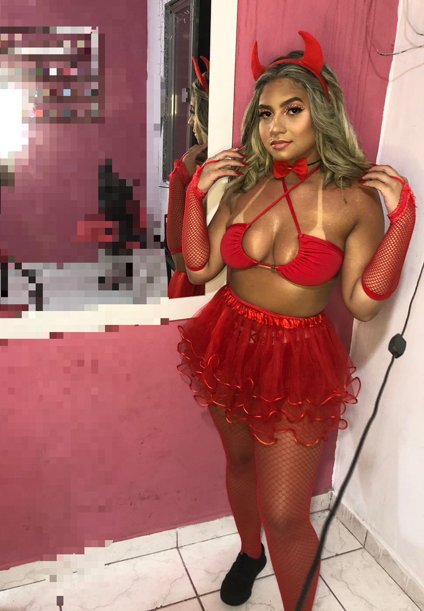 maria_emyh's tweet photo. Na rlk da DIABA LOIRA.❤️‍🔥🫦
#PDCfantasy 🎭🥳 https://t.co/sAiymMNYoI