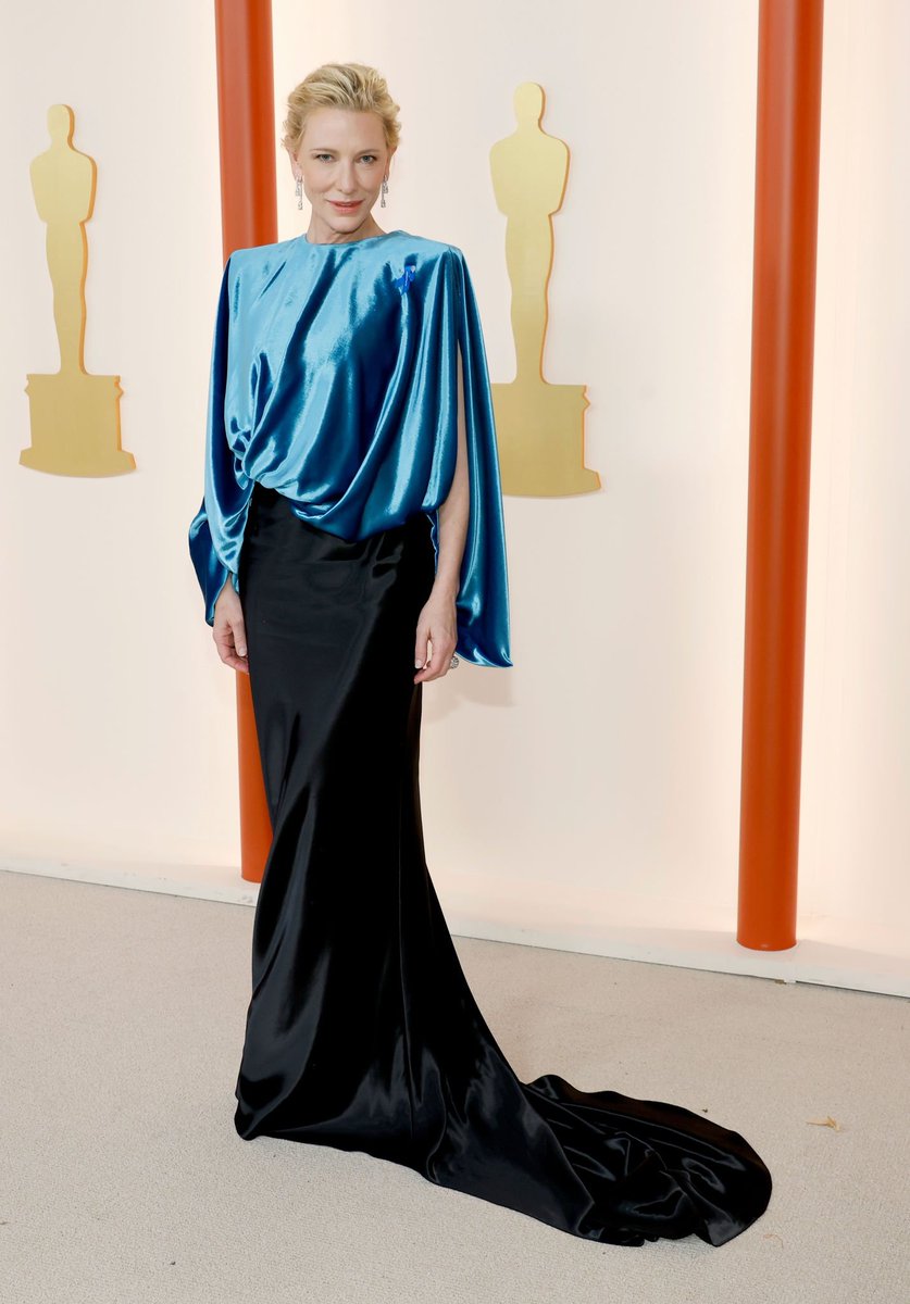 brcblanchett's tweet photo. CATHERINE ELISE BLANCHETT! #Oscars https://t.co/rx7NUvpRS0