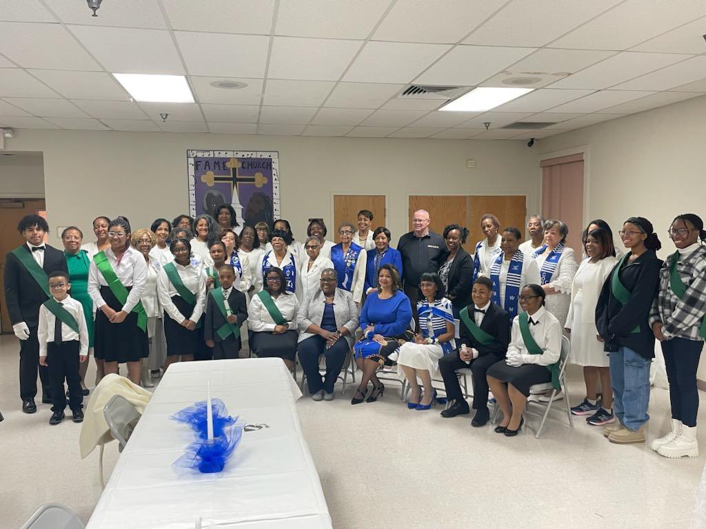 teacherdone31's tweet photo. Sunday Highlights🙌🏾 #Celebrating🥳 #FirstAME⛪️#37thAnnualMissionarySociety #YPD #WeareheretoServe🤗 #MettheHonorableMayor #MichelleDavis-Younger #FirstAfricanAmericanMayor #ManassasCity💥 #Sheis🔥 https://t.co/91NZ5XZ9Ep