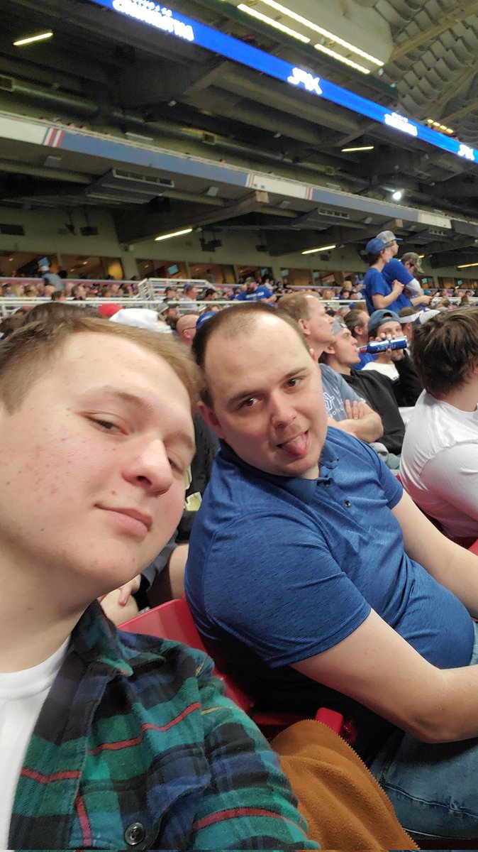 GoochHayden's tweet photo. @XFLBattlehawks first home game in the DOME #BATTLEHAWKSGAMEDAY https://t.co/CuKY3cOkOL