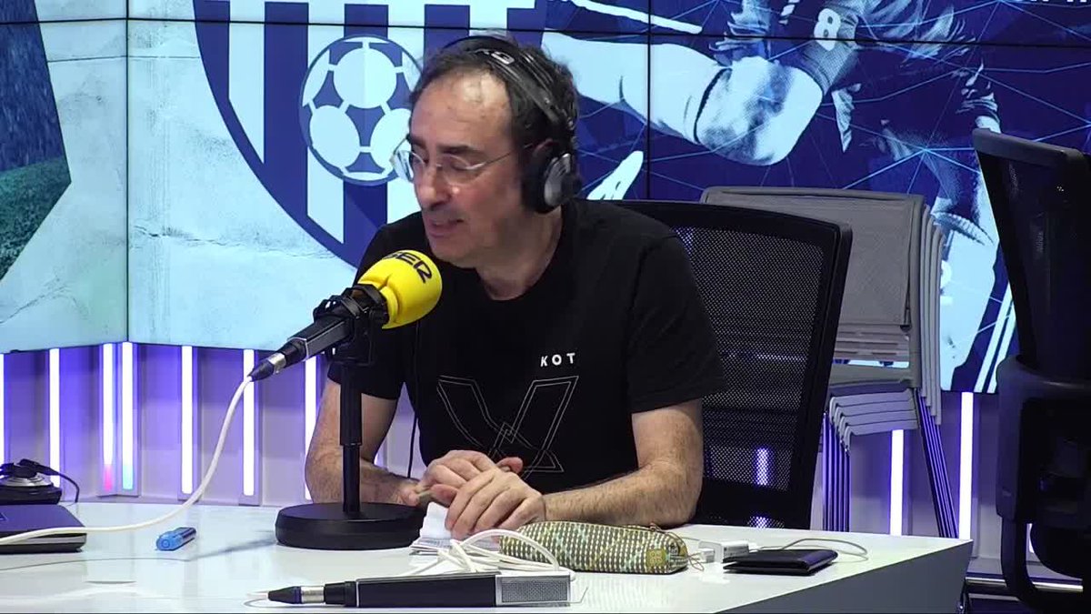 Somhiseremfcb's tweet photo. 😳 Iturralde González (Ex árbitro) a Tomas Roncero: “Tu dices que los árbitros favorecían al Barça, que hace el Madrid como club fichando de delegado arbitral a un árbitro de esa época donde estaba Negreira y decís que los árbitros eran corruptos”.

¡VAYA ZASCA! https://t.co/UbSs5JVkvx