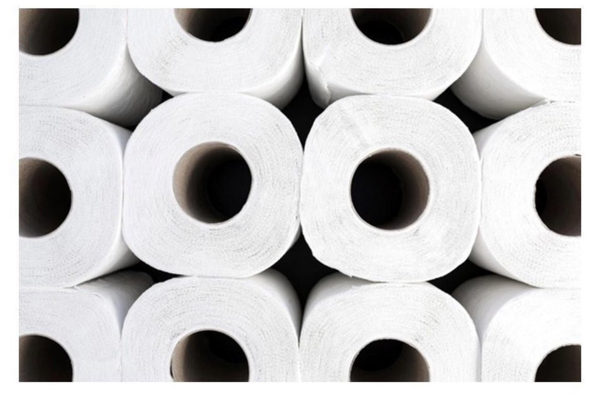 ElMamn5's tweet photo. 1/ ¿Sabías que el papel higiénico lo inventaron los chinos del siglo VI? En este hilo te cuento la historia de este producto tan cotidiano y cómo ha evolucionado a lo largo de los siglos. 🧵🧻 https://t.co/3smUkQvu5Q