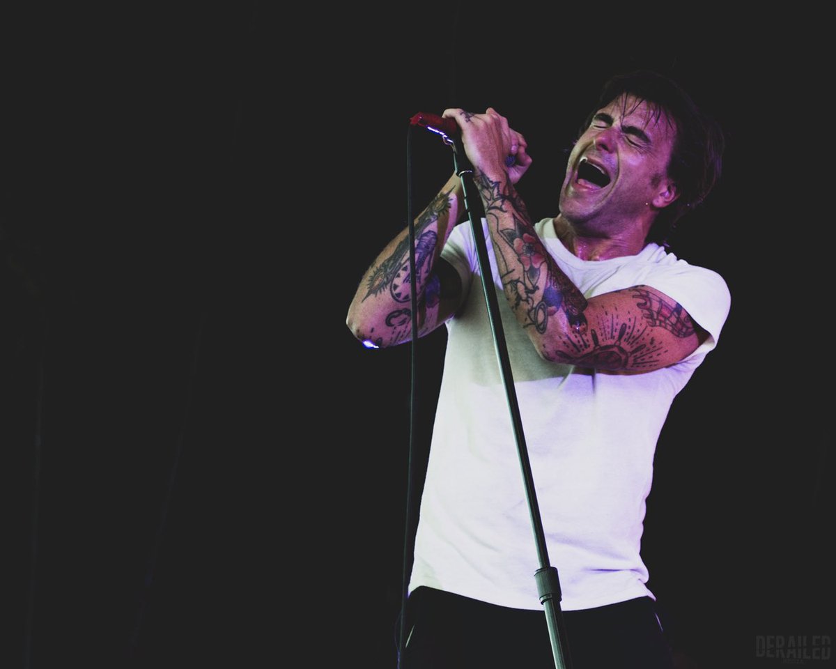 One more throwback for the night… this time <a href="/circasurvive/">Circa Survive</a> live in Florida 🤘🏻| linktr.ee/derailedmedia

📸: @KEBEES_ 
.
.
#ConcertPhotography #Konzert #DerailedMedia