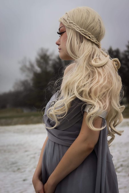 I take what I want with fire and blood 🩸🔥  NSFW photos will be live tonight on my site! 🥵  https://t<a href="/tag/gameofthrones"class="tags"><span>#gameofthrones</span></a><a href="/tag/cosplay"class="tags"><span>#cosplay</span></a><a href="/tag/daenerystargaryen"class="tags"><span>#daenerystargaryen</span></a><a href="/tag/cosplaymode"class="tags"><span>#cosplaymode</span></a>