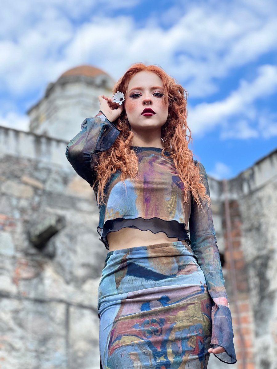 Lil Red Girl tweet media