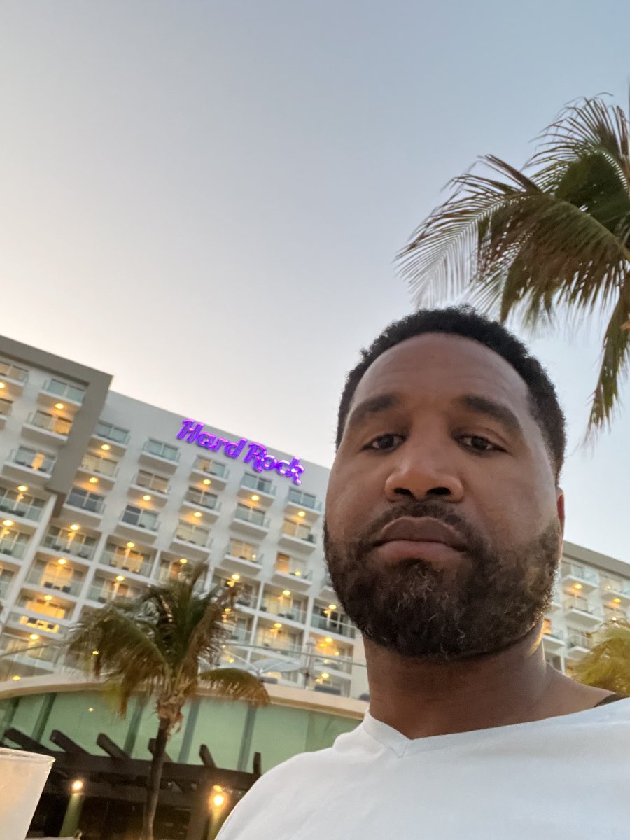not_ah_actor's tweet photo. Checking in live from Mexico…
It’s safe depending on where you at!
#fucdat #realTalk https://t.co/aRkhrcx09P