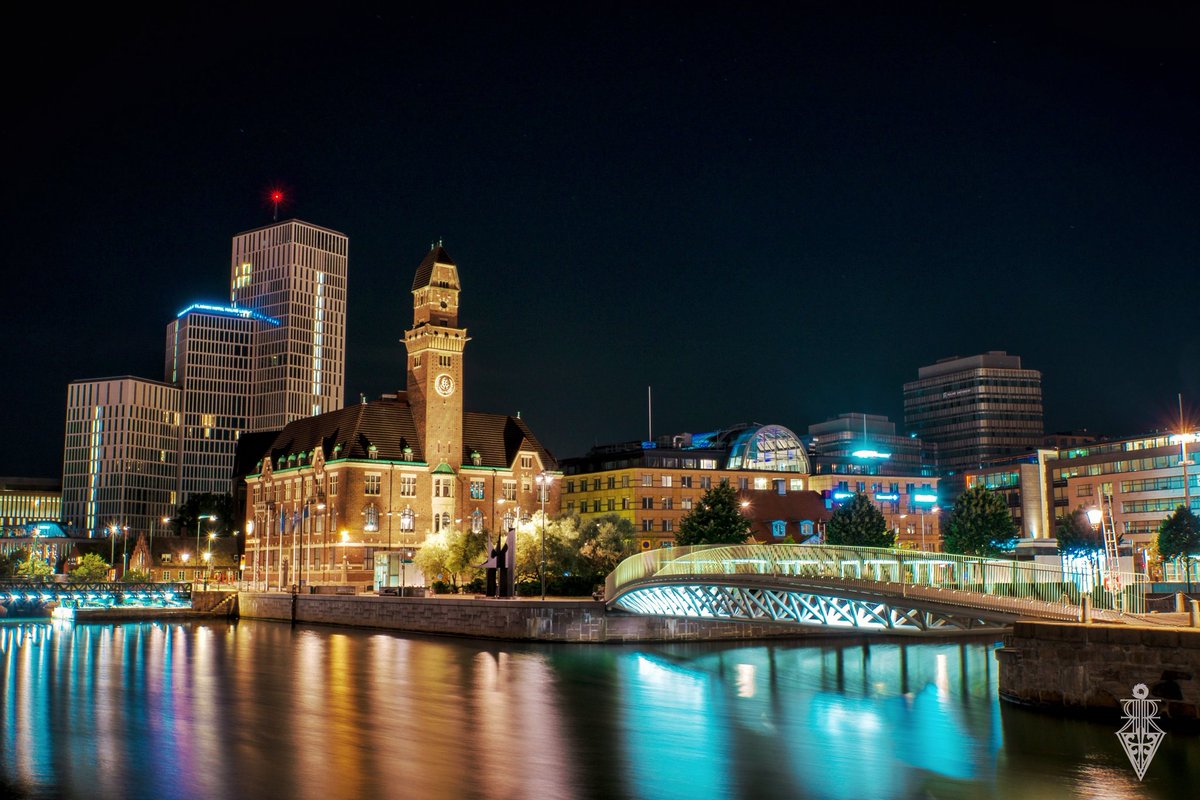 Vortex_Rb's tweet image. #night #NightPhotography #photography #photo #city #cityphotography #world #light #love #walking #me