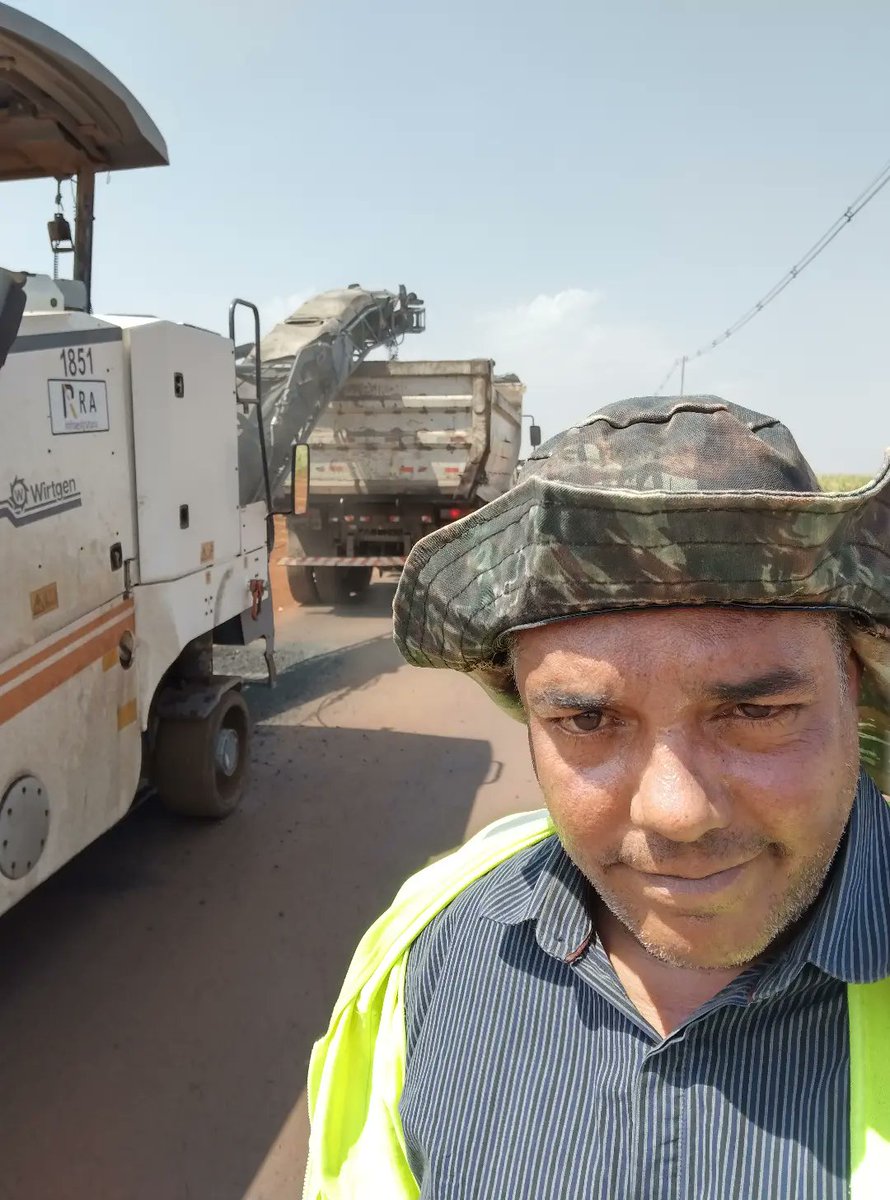 GustavoGalli's tweet photo. @laurafcerqueira Prazer , Gustavo Galli , 45 anos estudante de engenharia civil.
Nunca é tarde pra recomeçar. https://t.co/bMjAGwUvkc