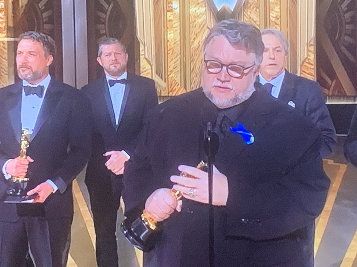 jorgeramosnews's tweet photo. Para Guillermo del Toro y Pinocho el primer Oscar 👏👏👏👏👏👏👏👏 https://t.co/GHME80mlmm