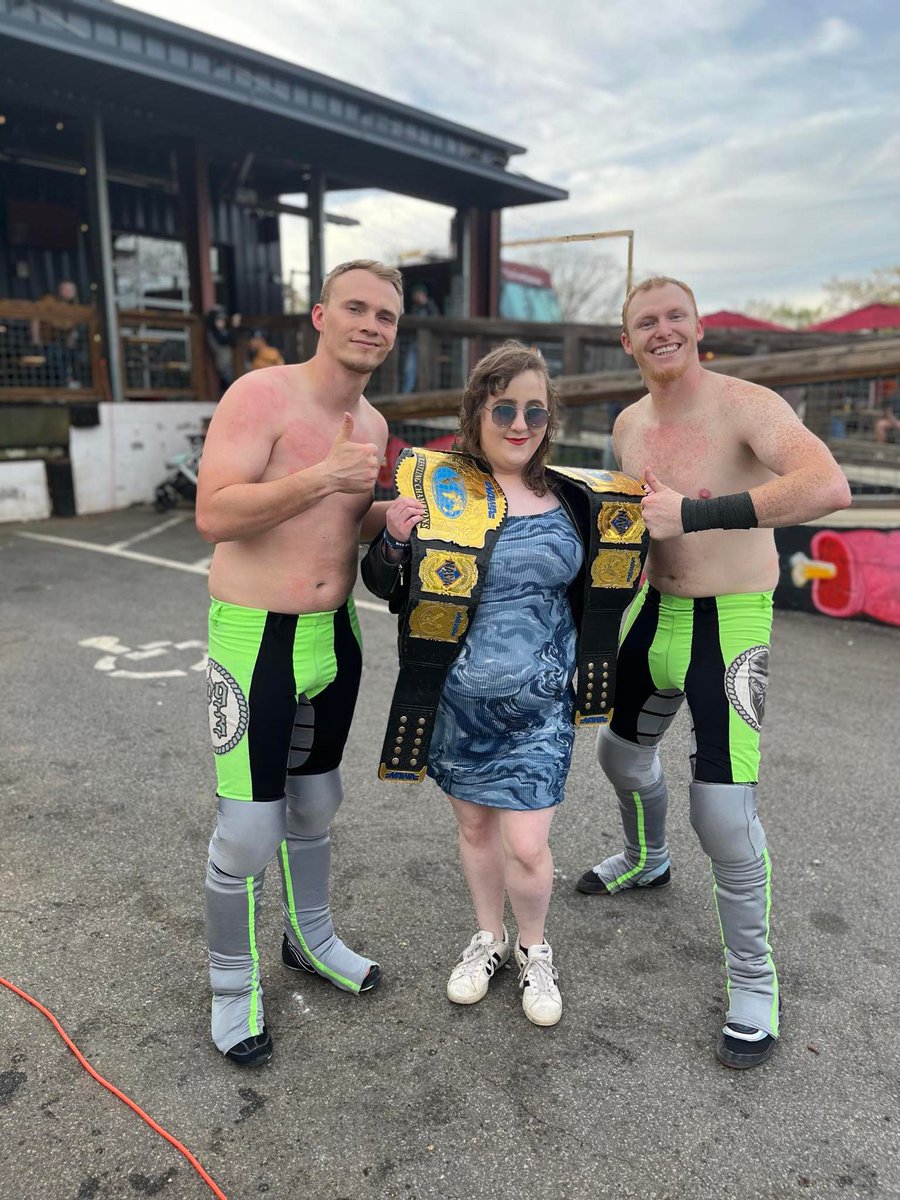 ClaymoreKay22's tweet photo. What an amazing weekend I had. I went to @NAWAiTV and got to take photos with the new tag team champions @allwormnosoul and the TV Champion, The Sinsational Dre White. I even got to hold the belts. Thank you all for the photos!
📸: @sjones41488
 #indywrestling https://t.co/MR4j0zfJZ3