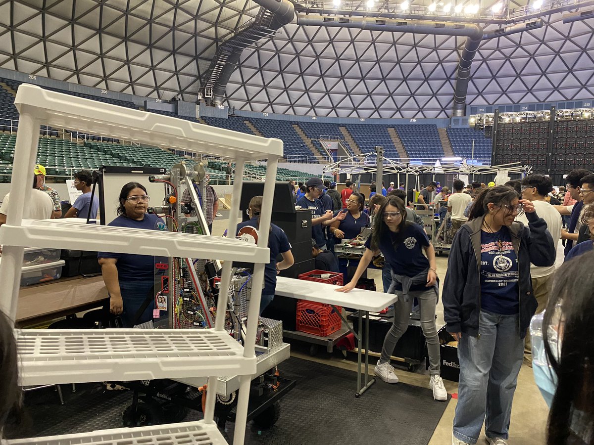 ElektraBots's tweet photo. Day 1 of competition in Belton, Texas!! We put in use of our new trailer to pack our tools and robot to our competition making transportation way more efficient! Before being able to compete we went through multiple inspections as well as setting up the pit.  #WomenInSTEM #FRC https://t.co/7gnbBtp6Rd