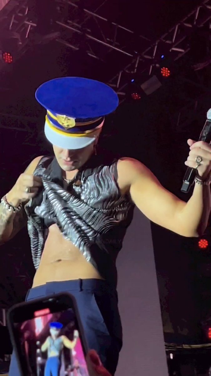 luan santana sendo um tremendo gostoso, esse é o tweet