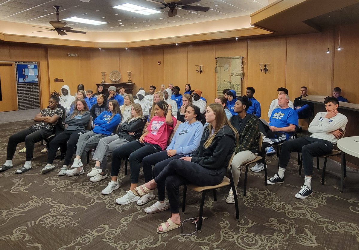 BartonSports's tweet photo. 🚨Bracket Release🚨

16th ranked &amp; Region VI Champion Barton Women's basketball seeded 16th for upcoming #NJCAABasketball 

The 28-5 Cougars take on 17th seed Moberly (28-3) Tuesday, March 22, at 10am
#GoBarton #GoCougs https://t.co/TyEertRzJN