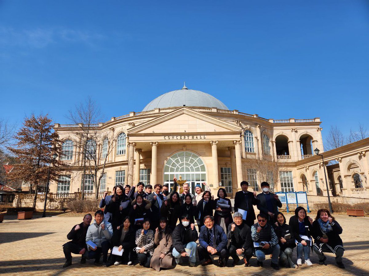 g_future_campus's tweet image. #경기도평생교육진흥원 
신임 원장님이 방문하셔서 
직원들과 간담회를 가지는중-🍵 
새로운 경평원, 경미캠이 기대되는 하루입니다🥰