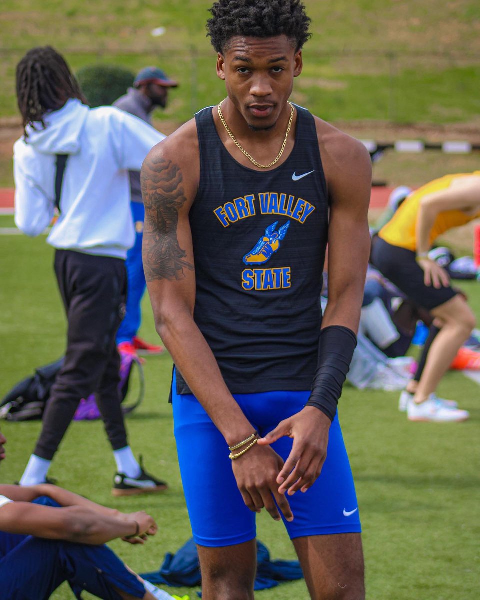 _thetylerp's tweet photo. 2 legs 10 toes.🏃🏿‍♂️ https://t.co/UTUMHn9hwz