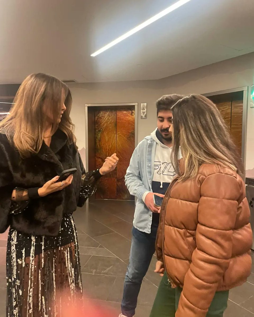 khxvi_'s tweet photo. Nancy Ajram in Montréal. After 3 months of intense work trying my best to enter Nancy crew, we finally made it. I would like to thank @roulanasr1 and Rita for their help. Thank you @jayp_kh for your help and you hard work. A night that I'll never forget.
#نانسي_عجرم
@NancyAjram https://t.co/MNuae06r7S