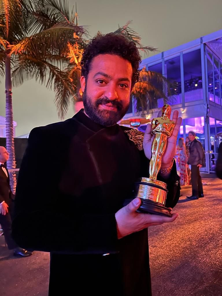 Man of Masses @tarak9999 with the #NattuNattu #RRRMovie 's Best Original Song #Oscar 

#GlobalStarNTRatOscars