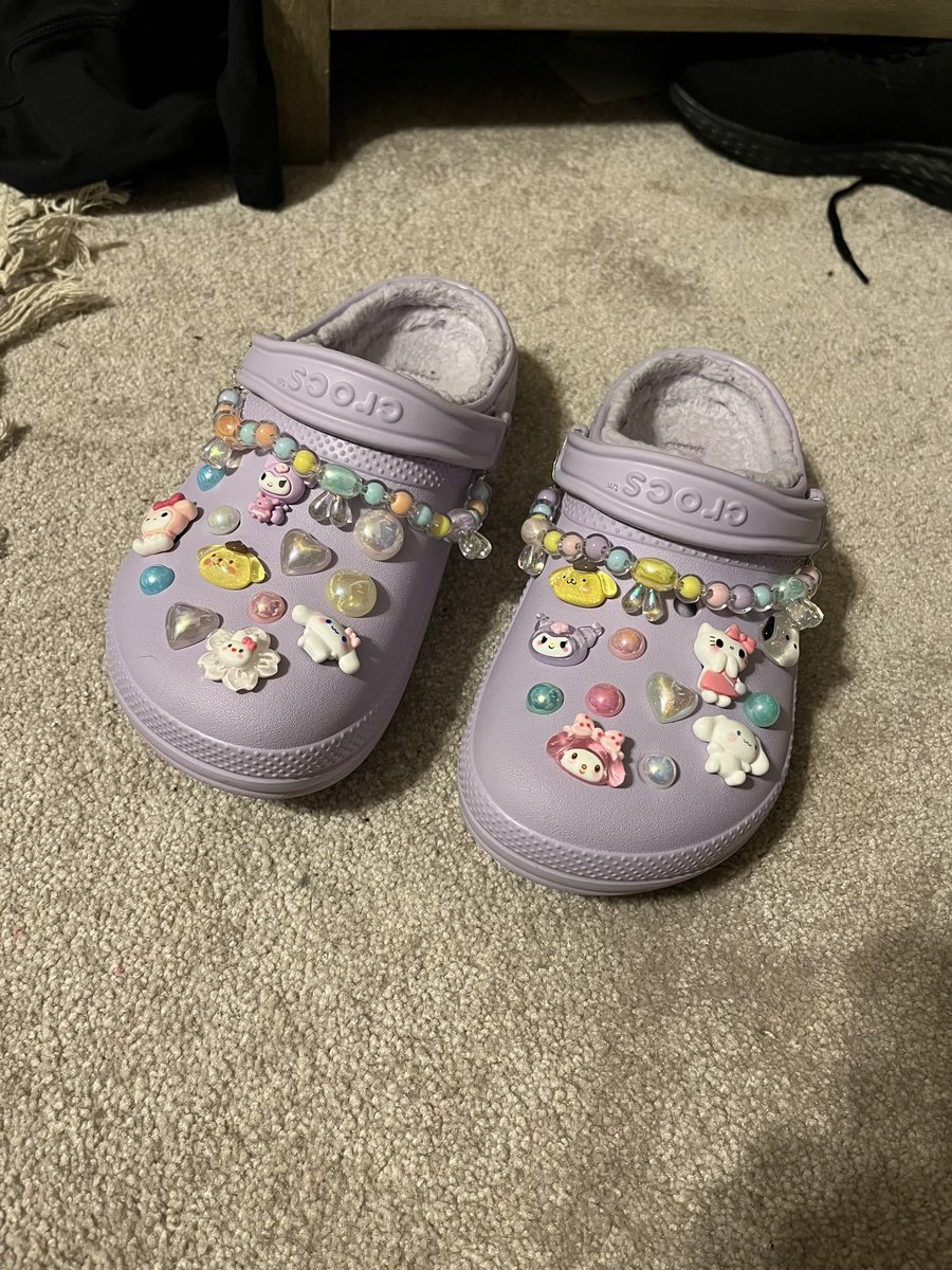 jjujubeanzzz's tweet photo. sanrio crocs sanrio crocs sanrio crocs https://t.co/RaOMmgE0Ix